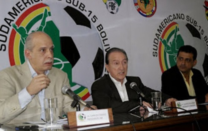 presidente de la FBF, Carlos Chávez junto al presidente de la CONMEBOL, Eugenio Figueredo. Foto: FBF.