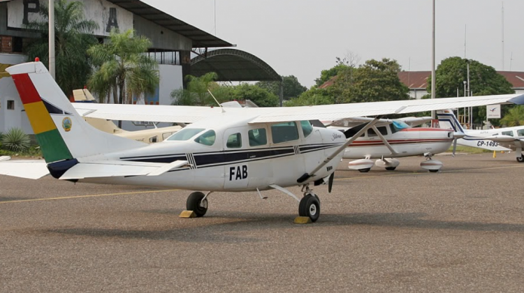 Avioneta de la FAB similar a la que se accidentó en las cercanías de Tarija, en 2007.