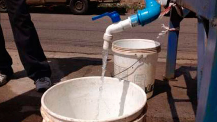 La Paz y El Alto viven escasez de agua potable. Foto: El Mundo