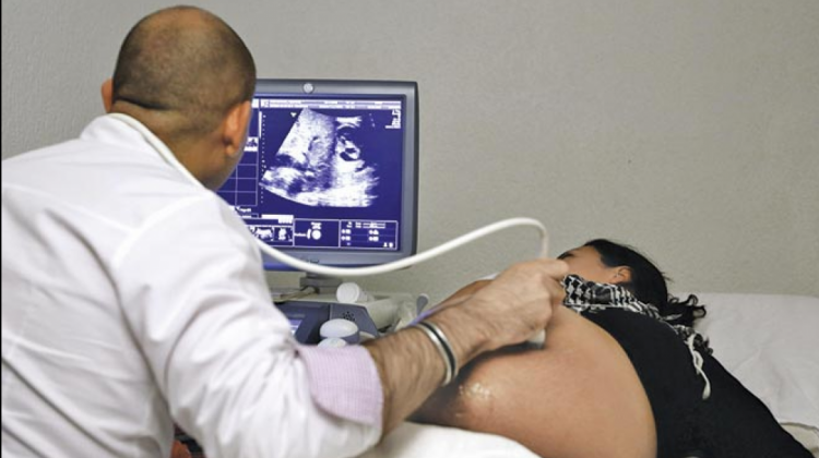 Los controles prenatales son importantes para evitar muertes maternas. Foto: Archivo