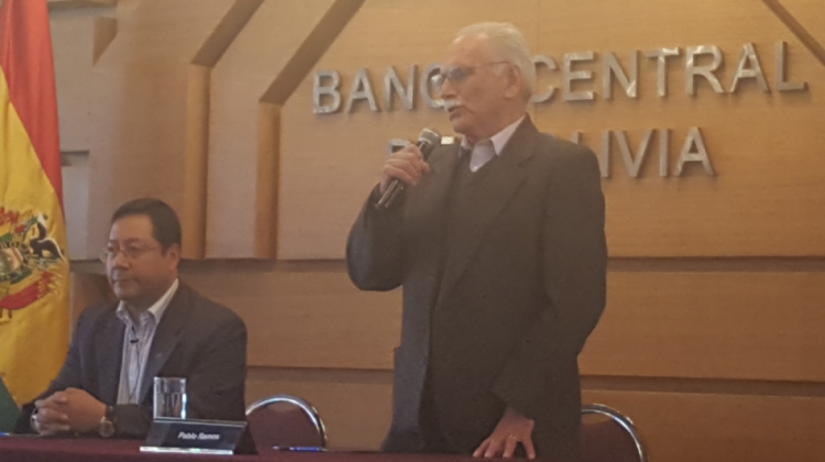 Pablo Ramos, presidente del BCB (derecha) junto al ministro de Economía, Luis Arce. Foto: ANF