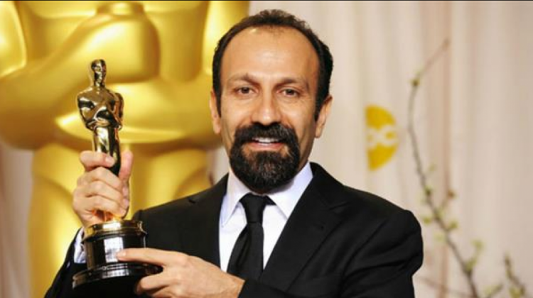 El cineasta iraní Asghar Farhadi cuando recibió el Oscar a mejor película extrajera en 2012.