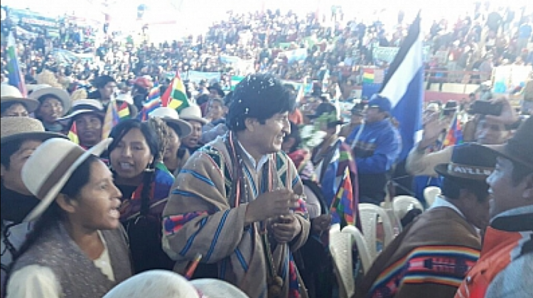 El presidente del Estado, Evo Morales en el municipio de Salinas de Garci Mendoza. Foto: Bolivia Tv.