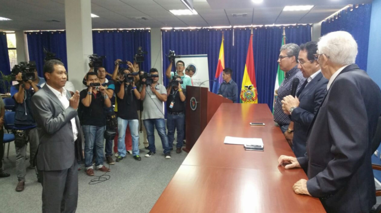 El acto de posesión del nuevo fiscal departamental de Santa Cruz, Freddy Larrea. Foto: Full Tv