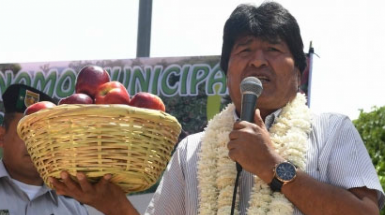Evo Morales en la inauguración de la feria de la manzana en Pojo. Foto: Abi.