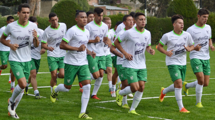 La selección boliviana sub-20 durante un entrenamiento.   Foto: @fbf_oficial
