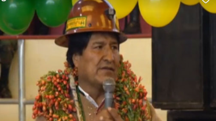 Evo Morales en un acto público en el departamento de Oruro. (Captura de pantalla: BoliviaTv)