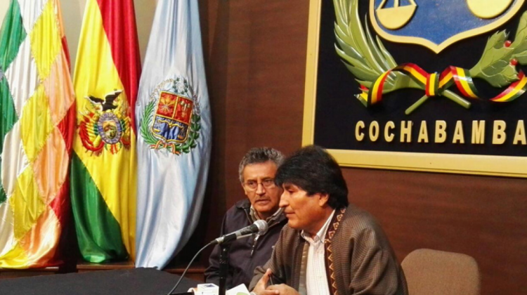El presidente Evo Morales junto al Gobernador de Cochabamba. Foto: ANF