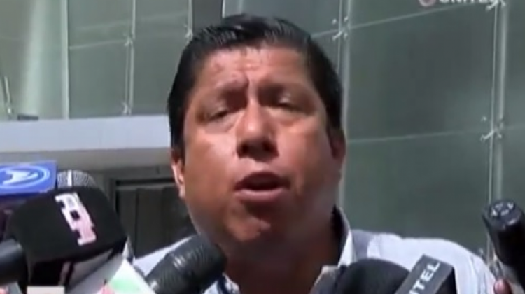 Periodista de la Red ATB, Adolfo Loayza . Foto: Captura de pantalla Unitel