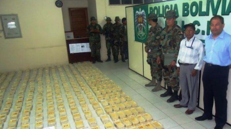 El ministerio de Gobierno y la Fuerza Especial de Lucha contra el Narcotráfico con resultado de incautaciones. Foto: Archivo
