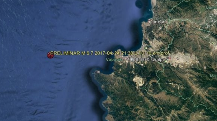Miles de habitantes fueron evacuados de las costas de Valparaíso y O'Higgins ante un posible tsunami.
