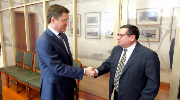De izquierda a derecha: ministro ruso Alexander Novak y de Bolivia Rafael Alarcón.