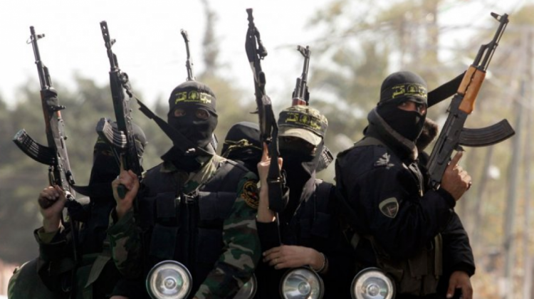 Miembros del grupo yihadista Estado Islámico que se atribuyó el atentado perpetrado en París.
