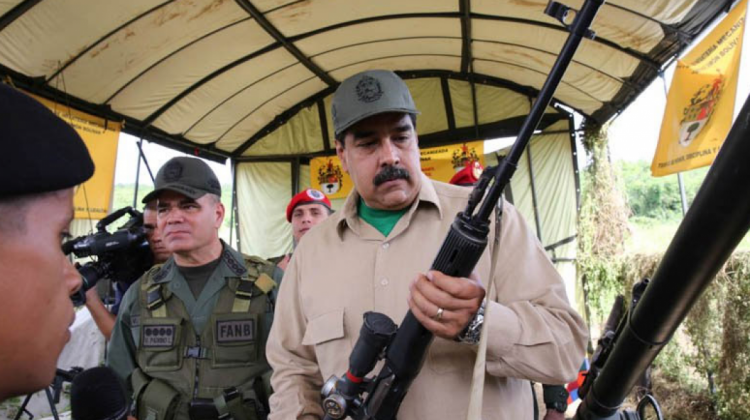 Maduro anunció que aprobó un plan para ampliar los miembros de la Milicia Bolivariana, que serán armados con fusiles. Foto: @PresidencialVEN.