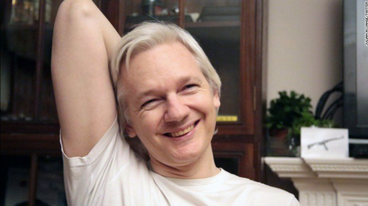 Julian Assange tras conocer la determinación de Suecia de cerrar la investigación en su contra.