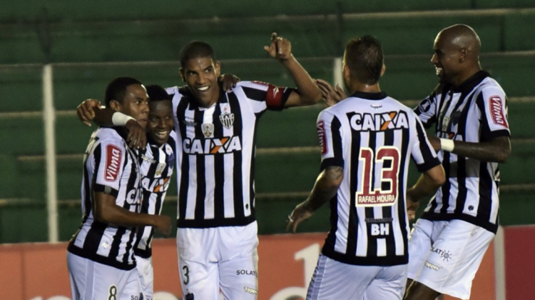 Los jugadores del Atlético Mineiro celebran uno de los tantos con los que vencieron a Sport Boys.  Foto: @CONMEBOL