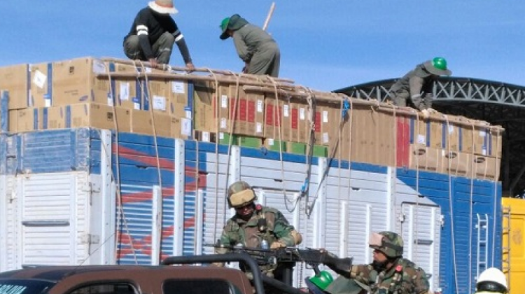 Militares refuerzan el control aduanero.  Foto: Min. Defensa