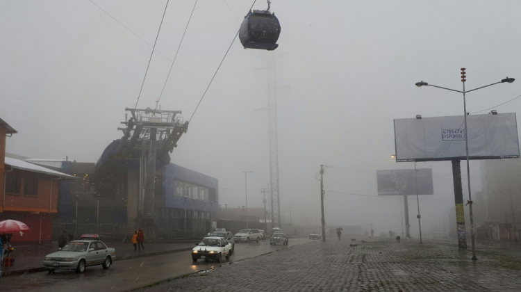 Poca visibilidad en las calles de El Alto. Foto: @Maydanar