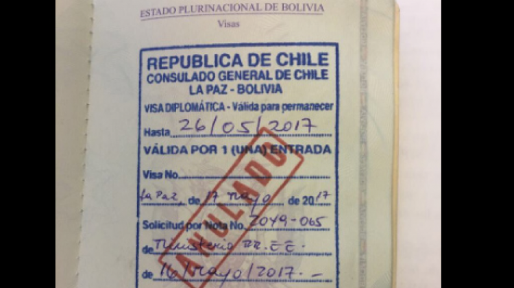 El ministro Héctor Arce publicó la fotografía de la visa anulada. Foto: Captura Twitter