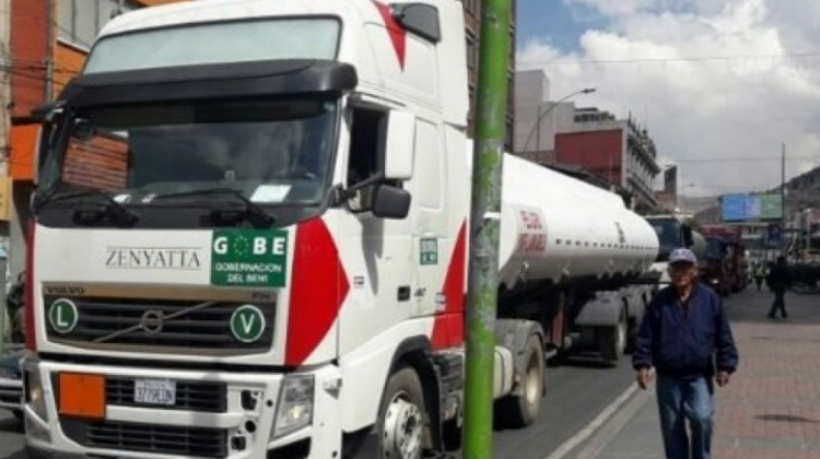 Los transportistas de carburantes suspendieron las movilizaciones tras llegar a un acuerdo con la ANH.     Foto: Ilustrativa