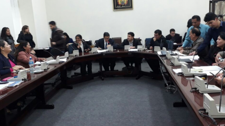 La Comisión Mixta de Justicia Plural en una sesión de la pasada semana. Foto: ANF