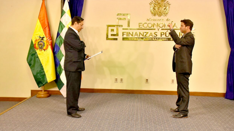 Ministro de Economía posesiona a Joaquín Rodas Dorado como nuevo director de la UCPP. Foto: MEFP
