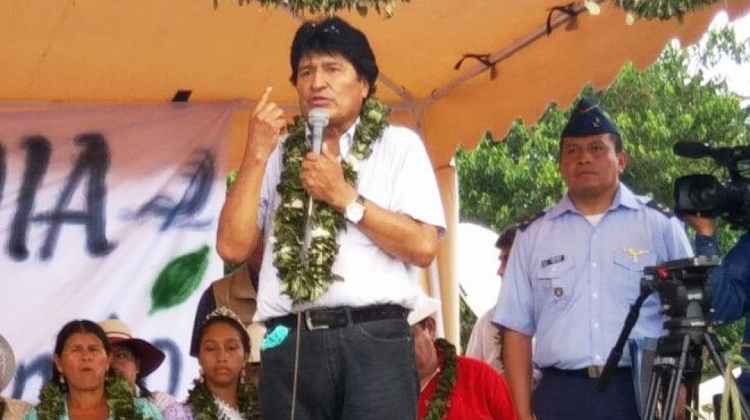 El presidente Evo Morales en la feria de la coca en Cochabamba. Foto: @mincombolivia