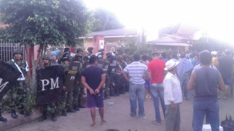 Efectivos de la Policía Militar participaron de la intervención a la cooperativa de electricidad.