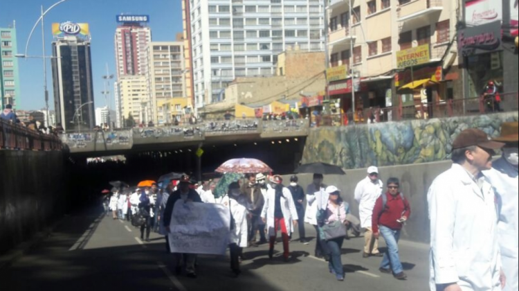 Marcha de médicos en La Paz. Foto: ANF