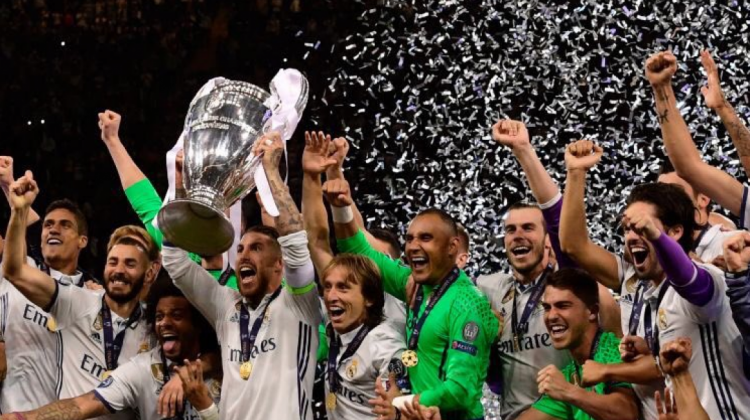 El Real Madrid festeja su título número 12 de la #Champions League.