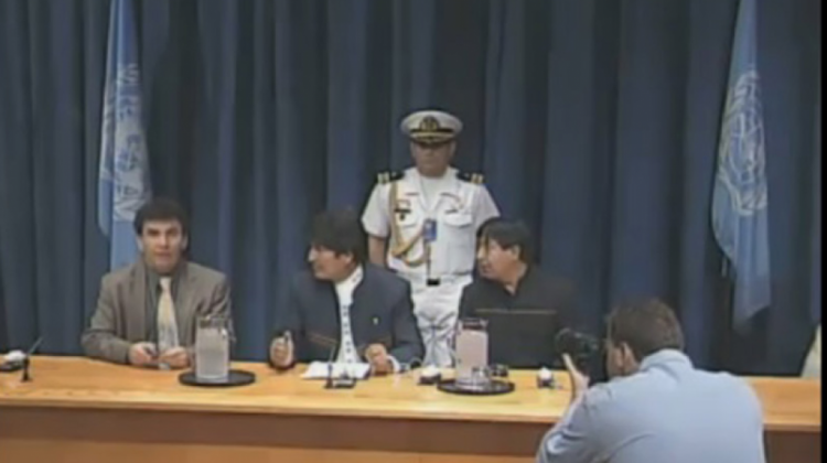Rafael Archondo junto al presidente Evo Morales y el excanciller David Choquehuanca. Foto captura UN WEB TV
