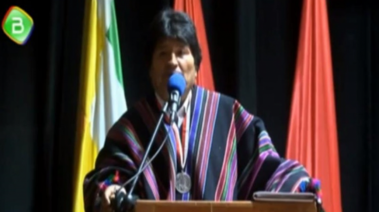 Presidente Evo Morales durante un acto público. Foto: captura de pantalla BoliviaTV
