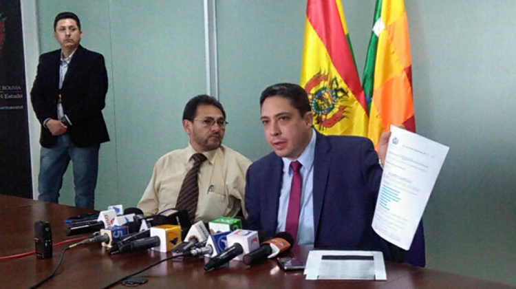 El ministro de Justicia, Héctor Arce en rueda de prensa en Santa Cruz. Foto: Ministerio de Justicia