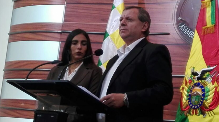 La presidenta de Diputados, Gabriela Montaño y presidente del Senado, José Alberto Gonzales. Foto: ANF