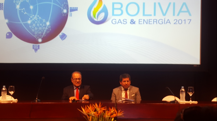 Luis Sánchez, ministro de Hidrocarburos (derecha) en el Congreso Gas & Energía. Foto: ANF