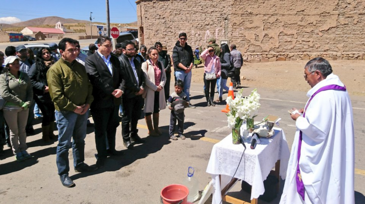 Autoridades del Ministerio de Justicia y de Gobierno en la misa en la zona de Panduro. Foto: Ministerio de Justicia