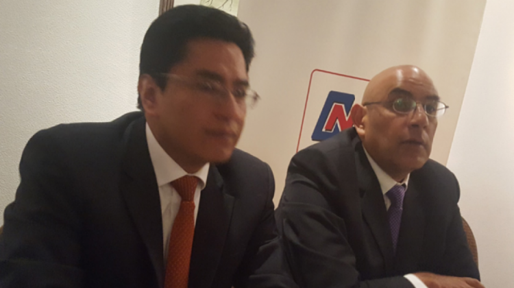 Horacio Villegas, presidente de la CNI (derecha) junto a su asesor. Foto: ANF