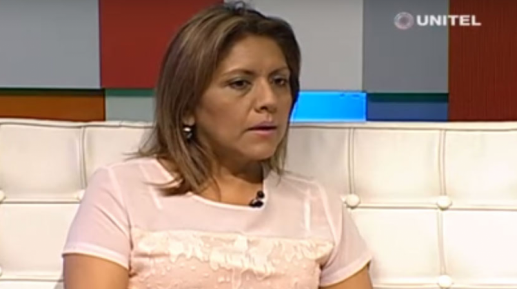 La ministra Gísela López en una entrevista en Unitel.