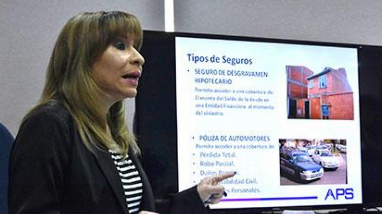 Directora ejecutiva de la Autoridad de Fiscalización y Control de Pensiones y Seguros (APS), Patricia Mirabal Fanola. Foto: La Patria