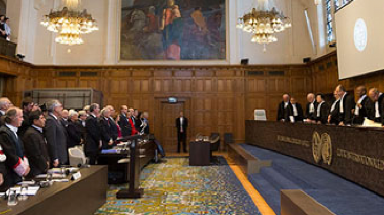 En una audiencia de la Corte Internacional de Justicia cuando se resolvía el incidente de Chile. Foto: Gobierno