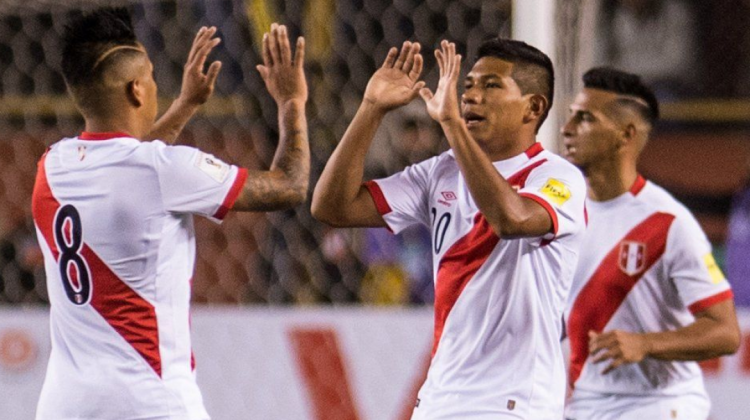 Los peruanos festejan el triunfo ante Bolivia Foto: @CONMEBOL