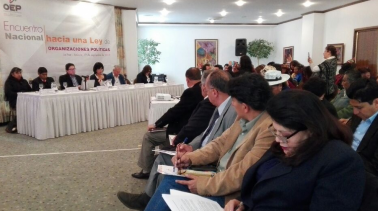 El encuentro nacional "Hacia una Ley de Organizaciones Políticas" organizado por el Órgano Electoral. Foto: ANF