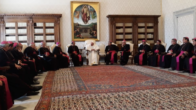 Papa Francisco y Obispos de Bolivia . Foto: Conferencia Episcopal Boliviana (CEB)