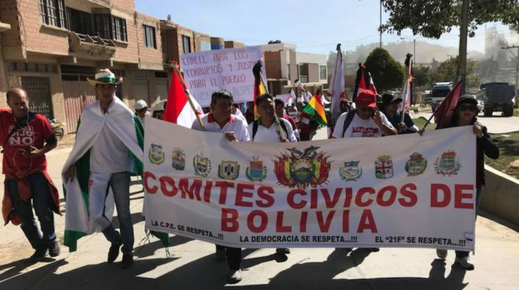 Cívicos ya se encuentran en Sucre . Foto: Facebook/Oscar Claros Robles