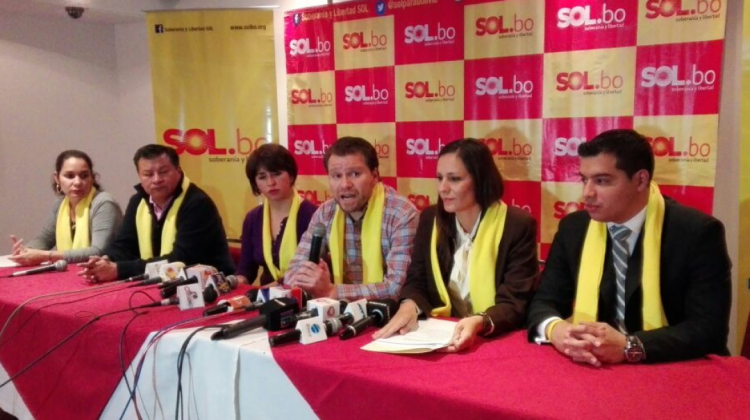 Los militantes de Sol.bo en la rueda de prensa de este viernes. Foto: ANF