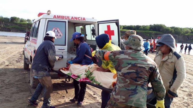 Rescatistas dieron con el paradero de tres cuerpos de las víctimas que murieron ahogadas en el Río Mamoré.  Video: Taxi Noticias