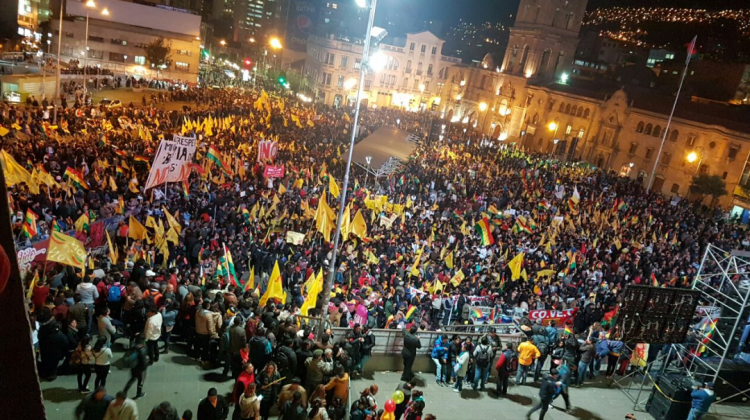 Concentración en la plaza san Francisco en La Paz. Foto: ANF