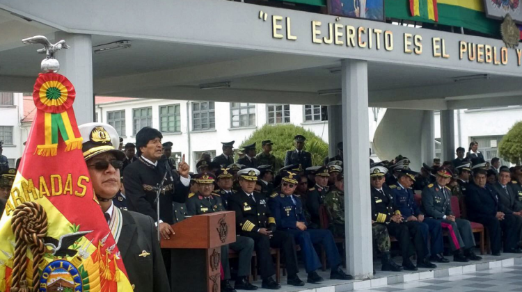 El presidente Evo Morales en el acto de reconocimiento a los excombatientes.  Foto: @evoespueblo