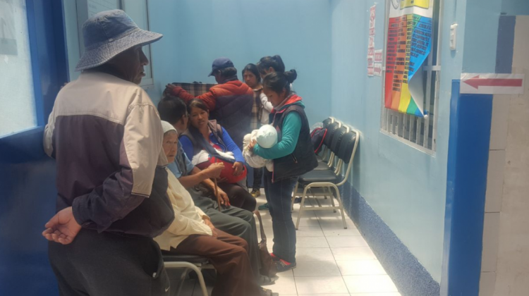 Pacientes esperan en Emergencias del hospital de Clínicas. Foto: ANF