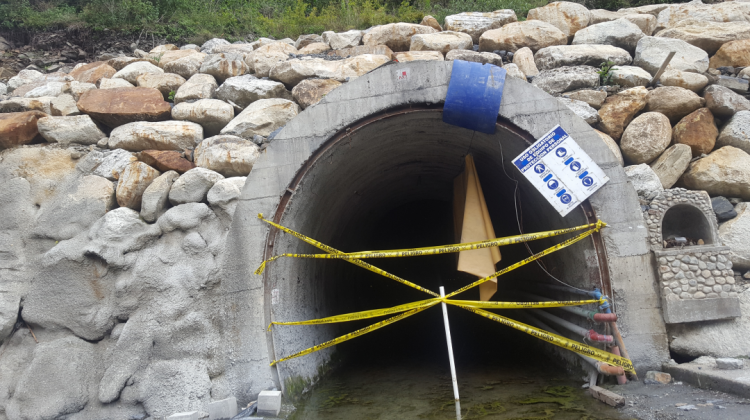 Túnel precintado del proyecto hidroeléctrico Miguillas. Foto: ANF
